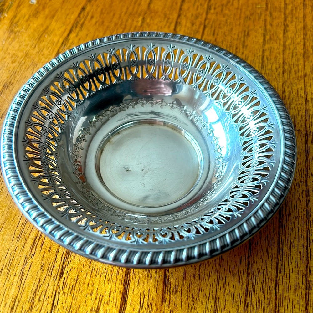 Birks “Dingwall” 🇨🇦Candy Dish- Silver Plated